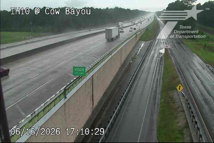 Live snapshot from BMT - IH-10 @ Cow Bayou
