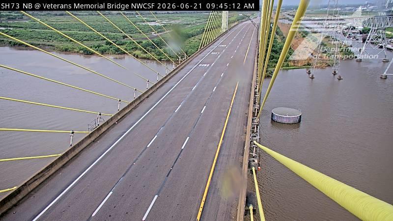 Live snapshot from BMT - SH-73 @ Veterans Mem Bridge - Bridge City (NWCSF)