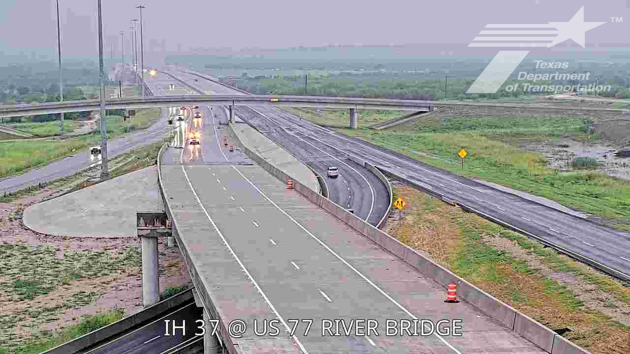 Live snapshot from IH37 @ US77 River Bridge