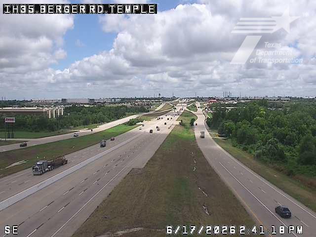Live snapshot from IH35 north of N Loop 363