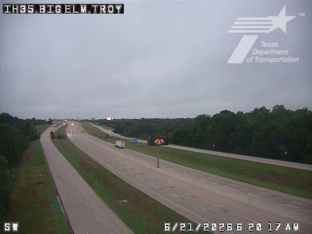 Live snapshot from IH35 south of Big Elm rd