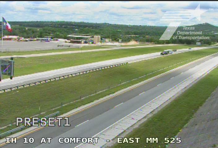 Live snapshot from IH 10 at Comfort - East (MM 525)