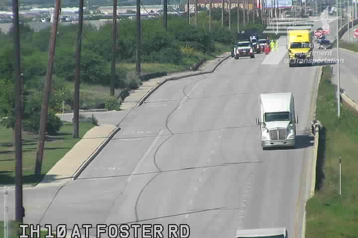 Live snapshot from IH 10 at Foster Rd