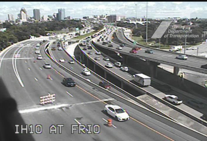 Live snapshot from IH 10 at Frio