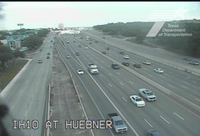 Live snapshot from IH 10 at Huebner