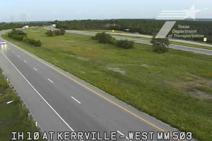 Live snapshot from IH 10 at Kerrville - West (MM 503)