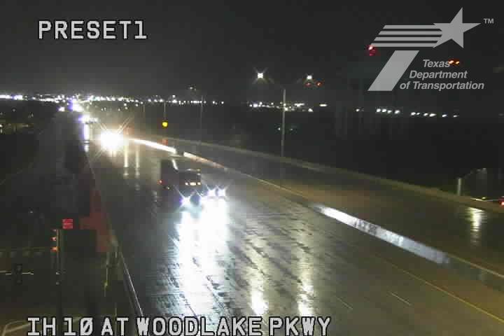 Live snapshot from IH 10 at Woodlake Pkwy