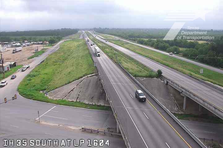Live snapshot from IH 35 South at LP 1604
