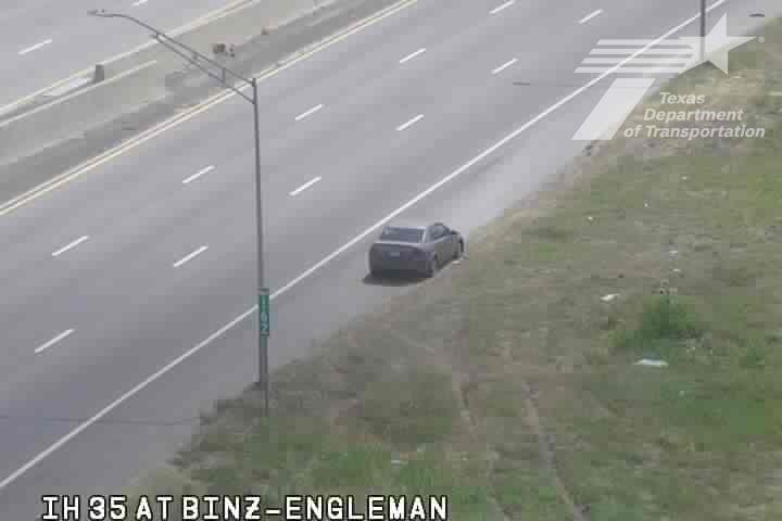 Live snapshot from IH 35 at Binz-Engelman