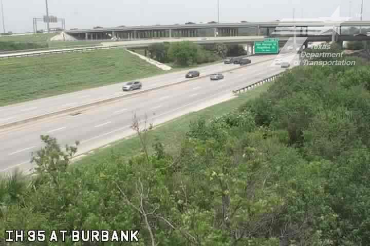 Live snapshot from IH 35 at Burbank