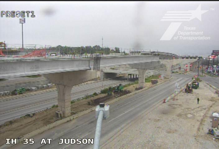 Live snapshot from IH 35 at Judson