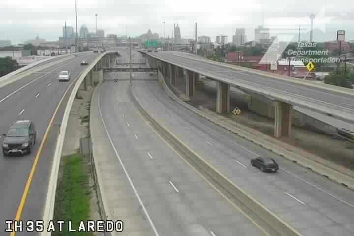 Live snapshot from IH 35 at Laredo
