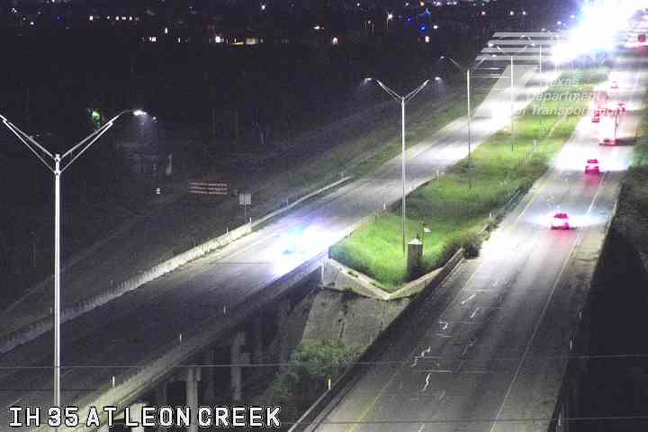 Live snapshot from IH 35 at Leon Creek