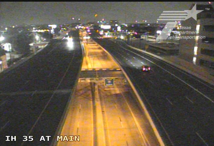 Live snapshot from IH 35 at Main