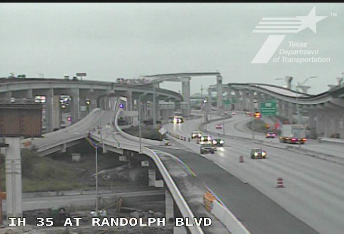 Live snapshot from IH 35 at Randolph Blvd