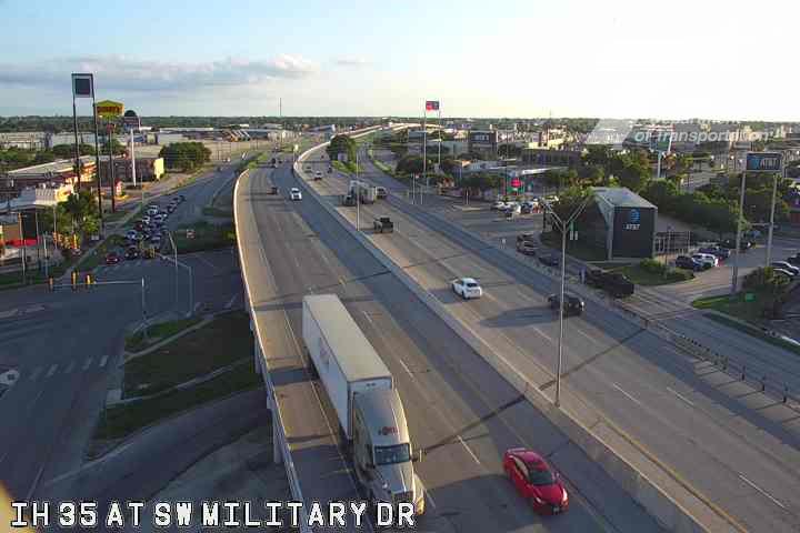Live snapshot from IH 35 at SW Military Dr