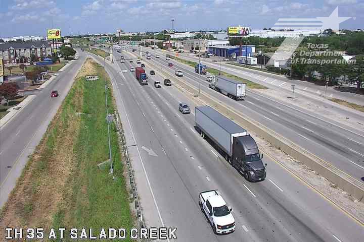 Live snapshot from IH 35 at Salado Creek