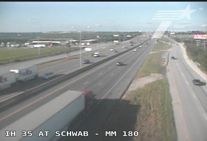 Live snapshot from IH 35 at Schwab (MM 180)