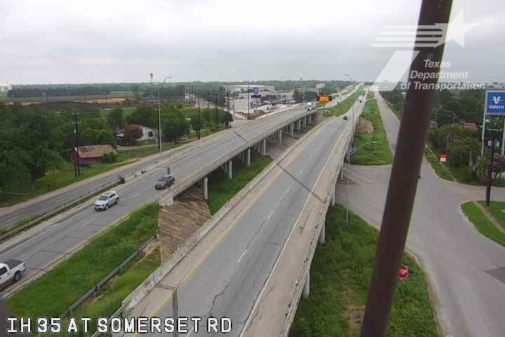 Live snapshot from IH 35 at Somerset Rd