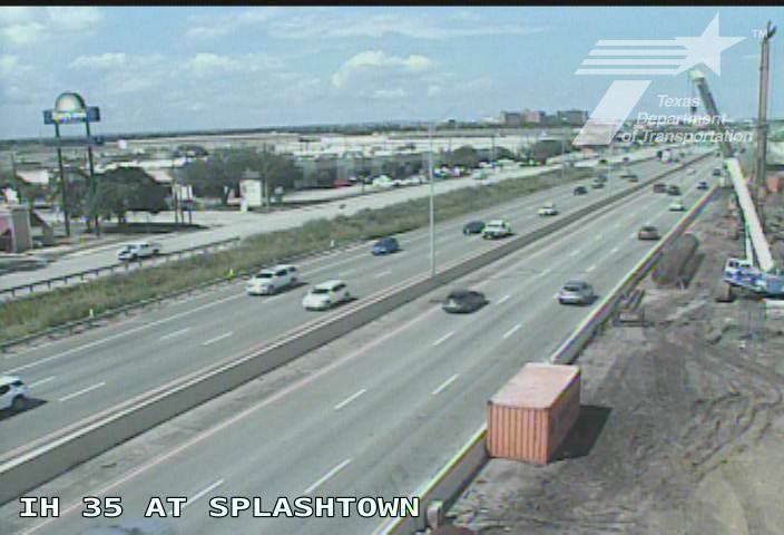 Live snapshot from IH 35 at Splashtown