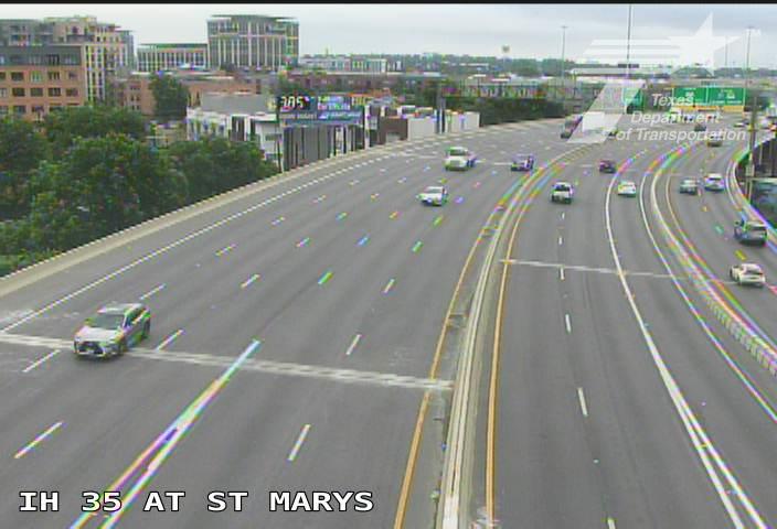 Live snapshot from IH 35 at St. Mary