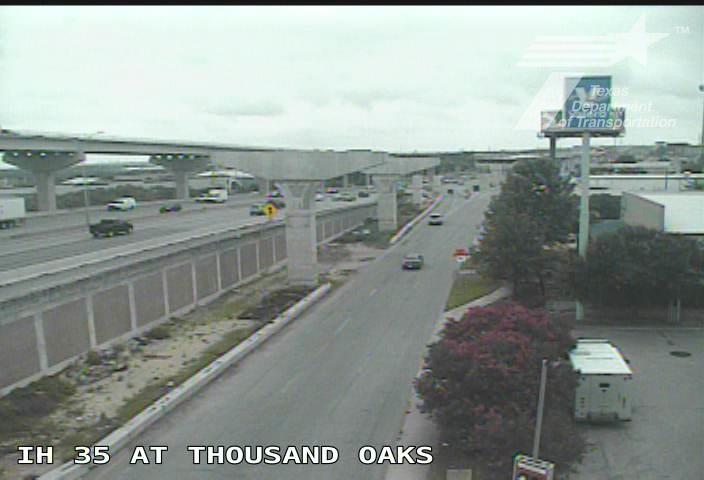 Live snapshot from IH 35 at Thousand Oaks