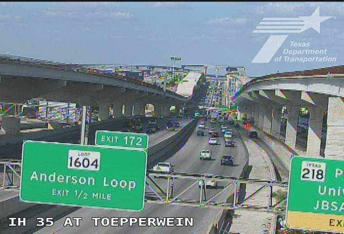 Live snapshot from IH 35 at Toepperwein