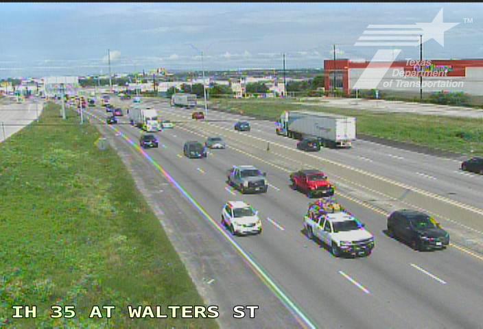 Live snapshot from IH 35 at Walters