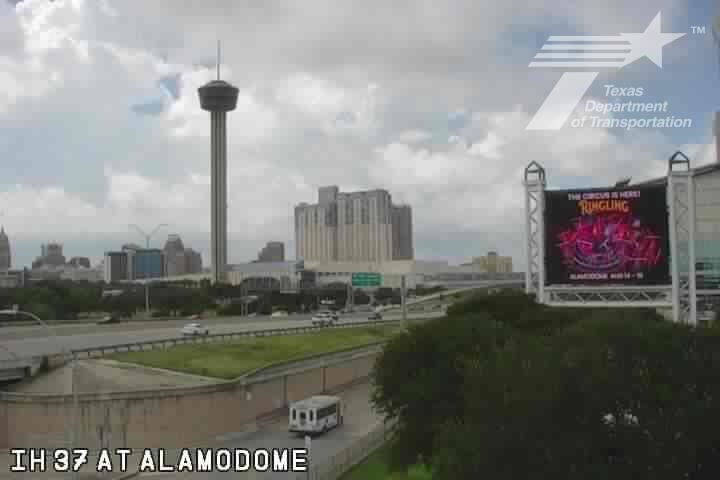 Live snapshot from IH 37 at Alamodome