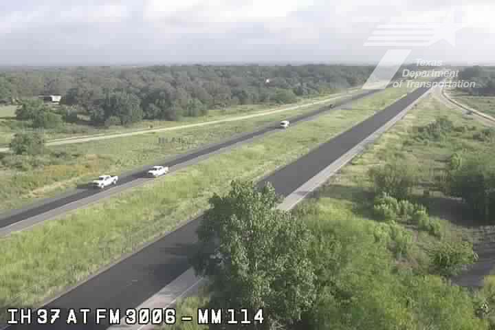 Live snapshot from IH 37 at FM 3006 (MM 114)