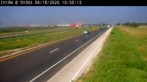Live snapshot from IH-10 @ SH-304 - West of Waelder