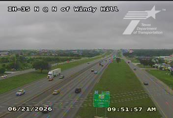 Live snapshot from IH-35 @ N of Windy Hill