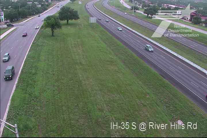 Live snapshot from IH-35 @ River Hills Drive