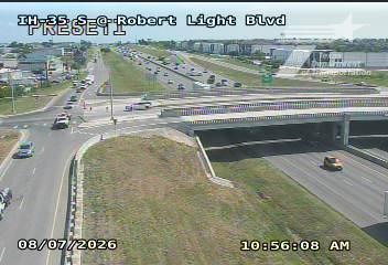 Live snapshot from IH-35 @ Robert Light Blvd