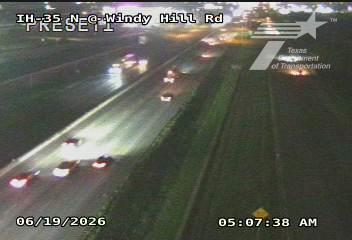 Live snapshot from IH-35 @ Windy Hill