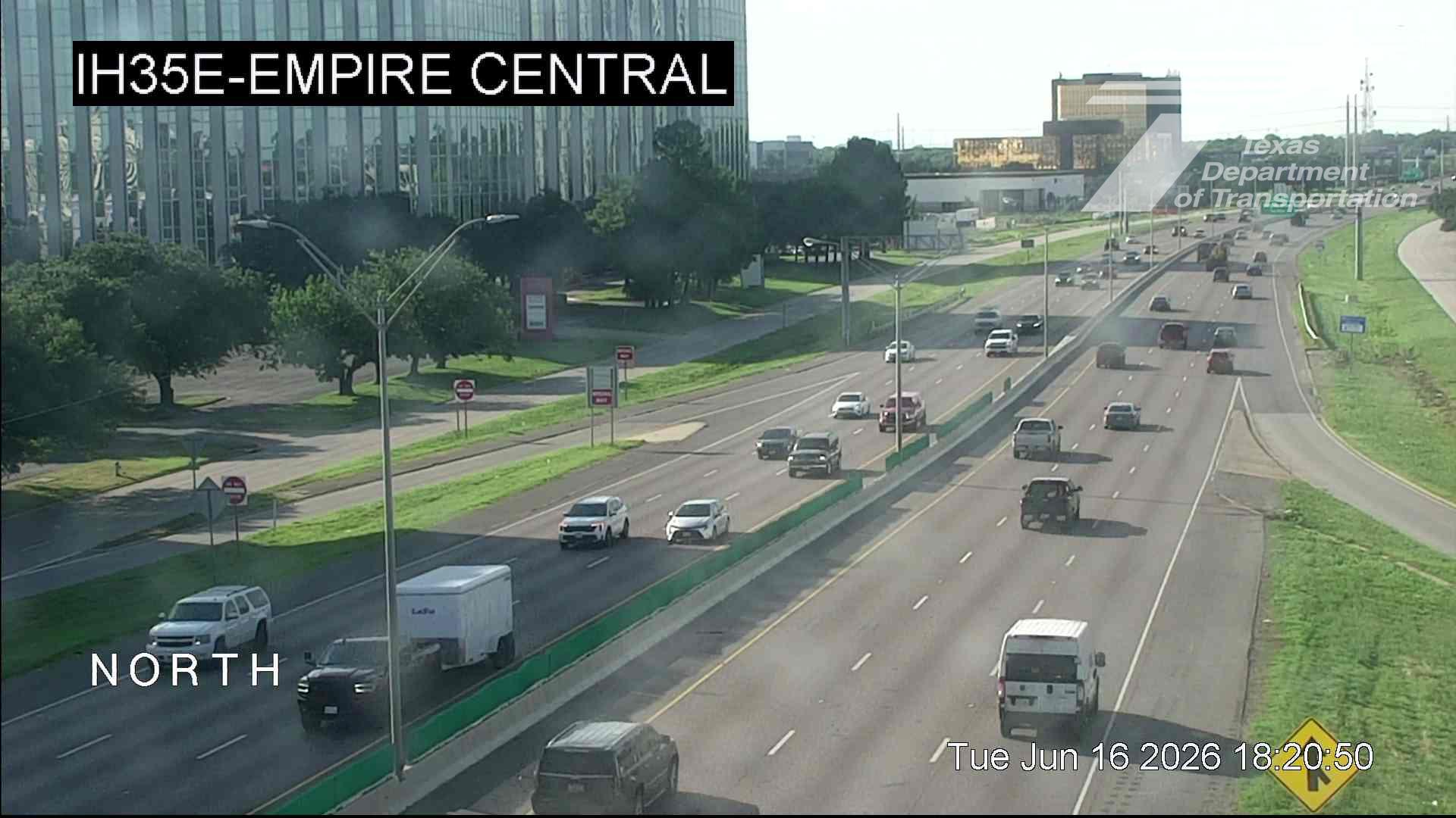 Live snapshot from IH35E @ Empire Central