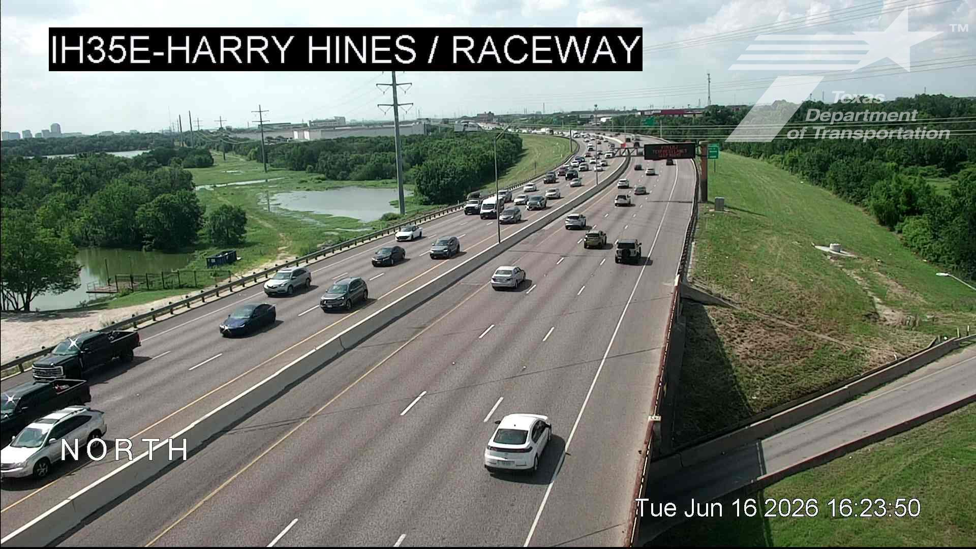 Live snapshot from IH35E @ Raceway