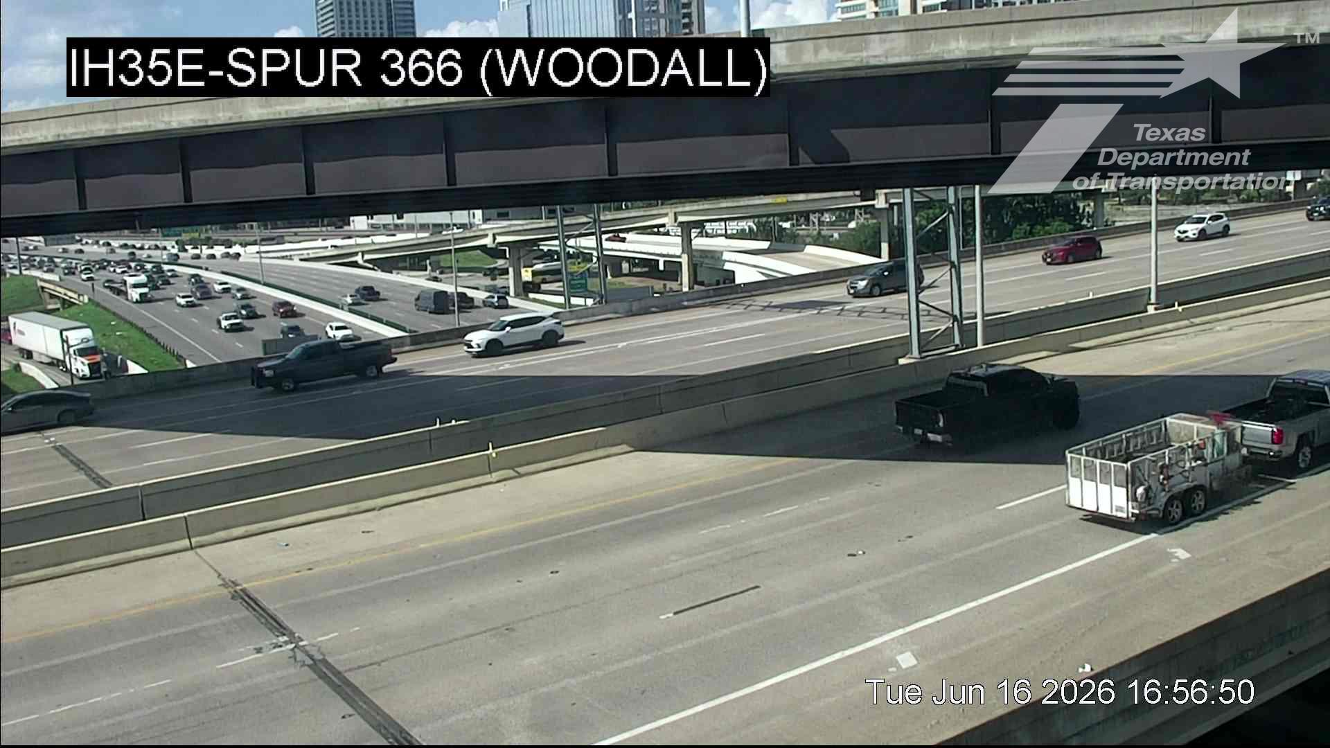 Live snapshot from IH35E @ Spur 366