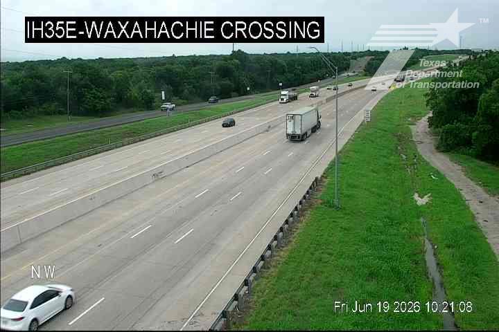 Live snapshot from IH35E @ Waxahachie Crossing