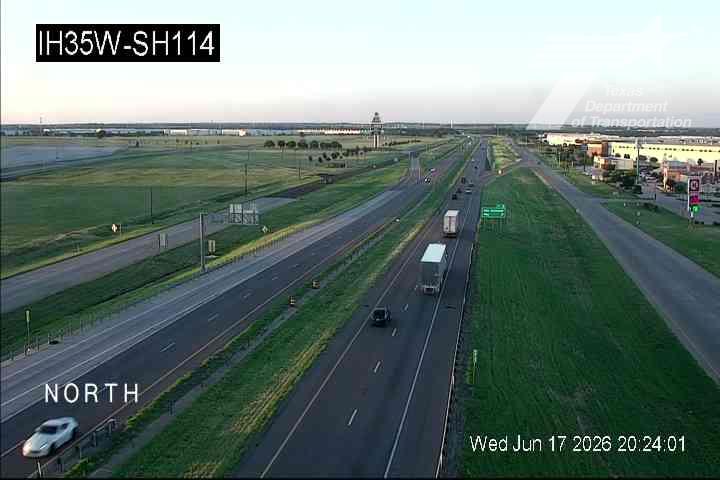 Live snapshot from IH35W @ SH114